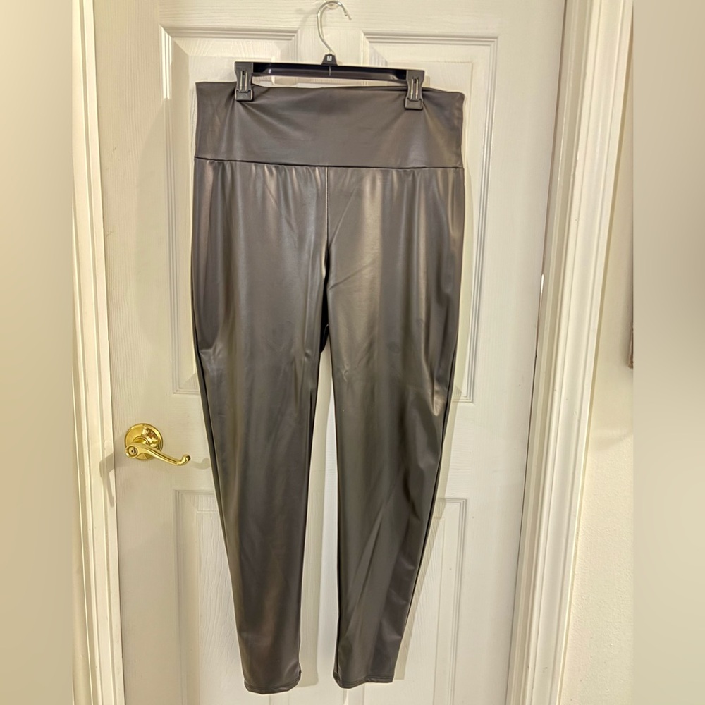 Chic Faux Black Leather Leggings